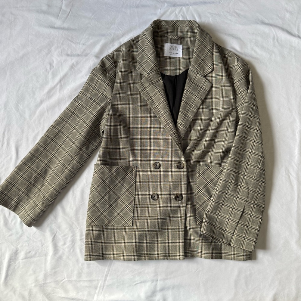 Zara Checkered Blazer in Black and Cream Size 11-12 Please check dimentions